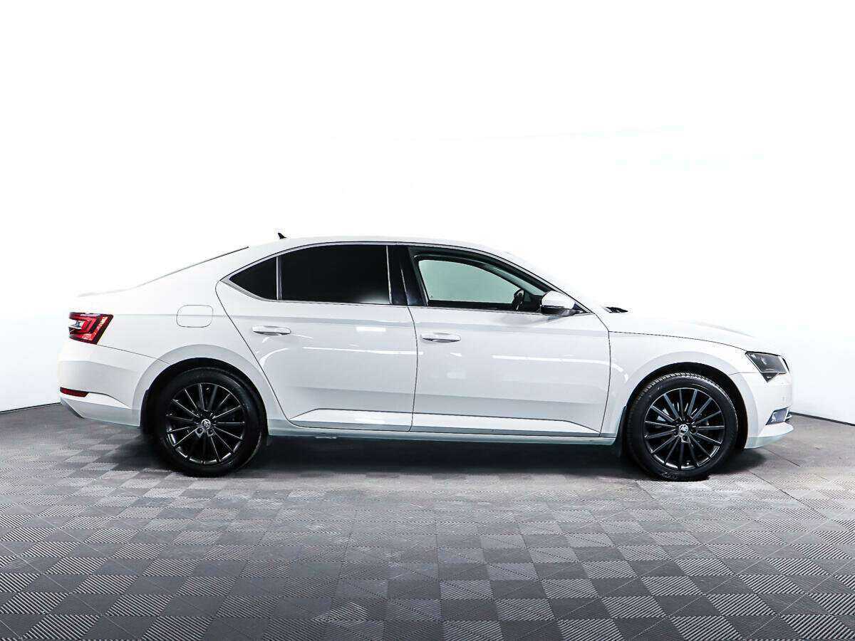 Купить Skoda Superb с пробегом. Фото: #3