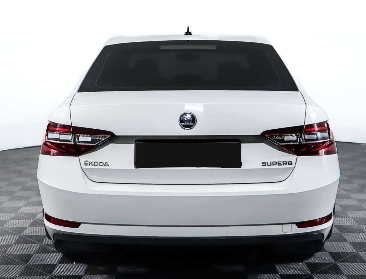 Купить Skoda Superb с пробегом. Фото: #4