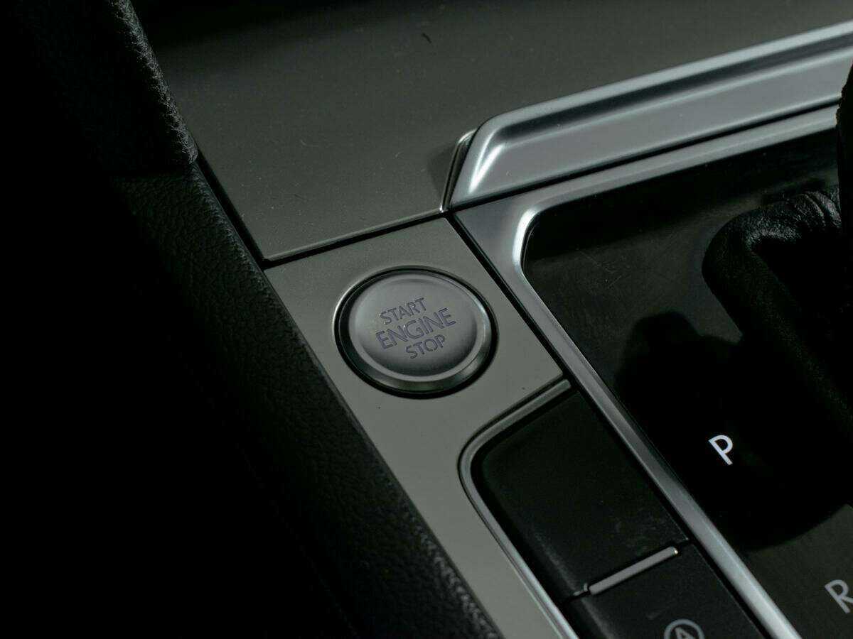 Купить Volkswagen Passat с пробегом. Фото: #13