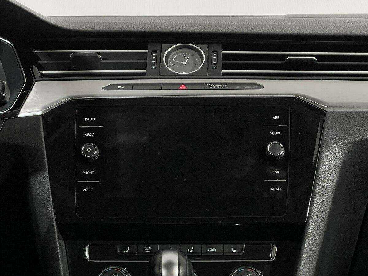 Купить Volkswagen Passat с пробегом. Фото: #11