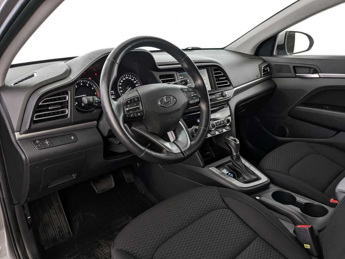 Купить Hyundai Elantra с пробегом. Фото: #10