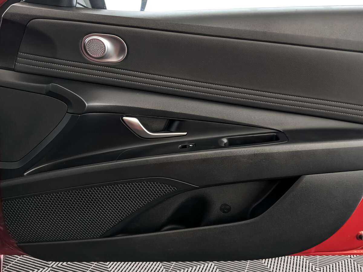 Купить Hyundai Elantra с пробегом. Фото: #20