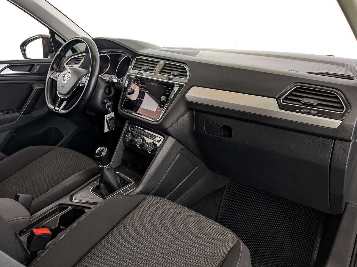 Купить Volkswagen Tiguan с пробегом. Фото: #11