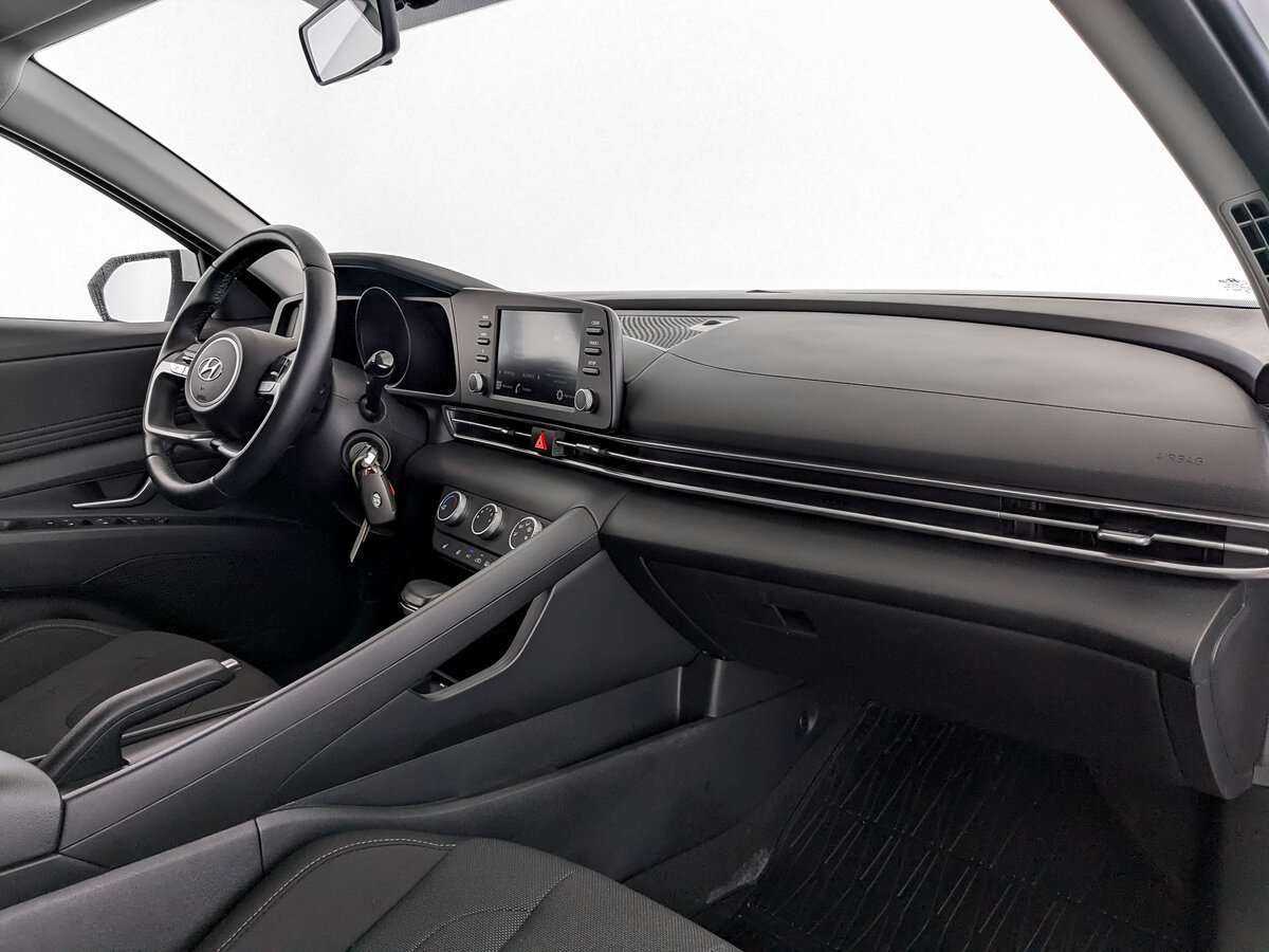 Купить Hyundai Elantra с пробегом. Фото: #10