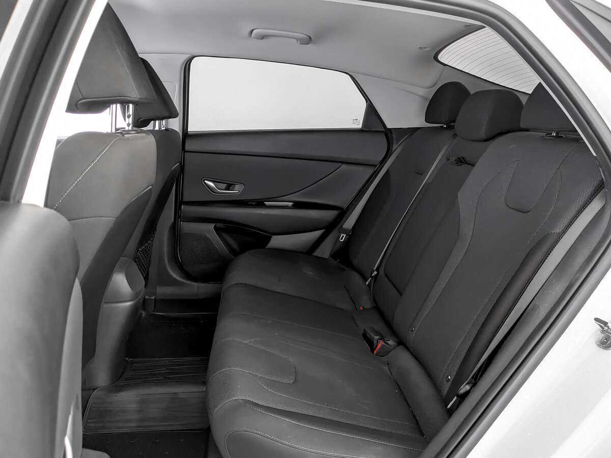 Купить Hyundai Elantra с пробегом. Фото: #11