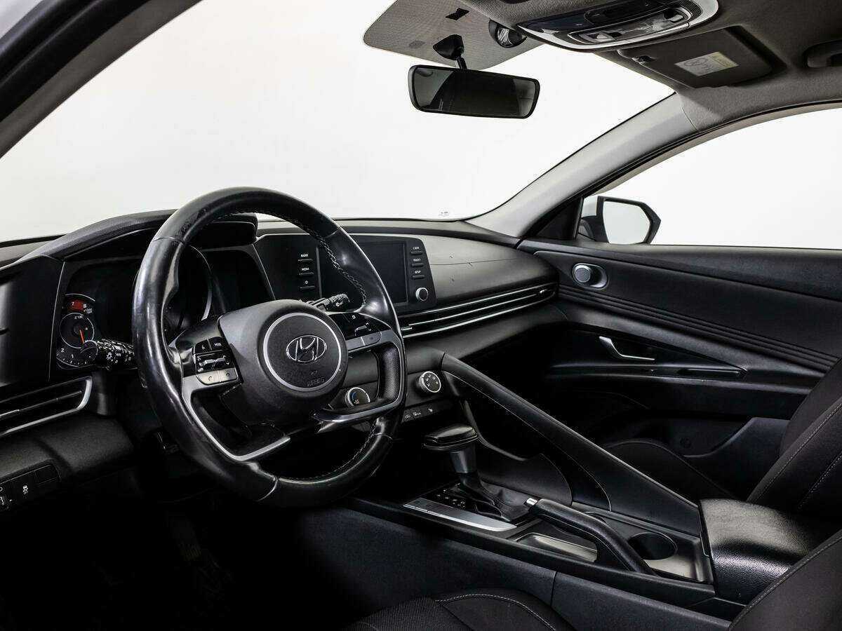 Купить Hyundai Elantra с пробегом. Фото: #8