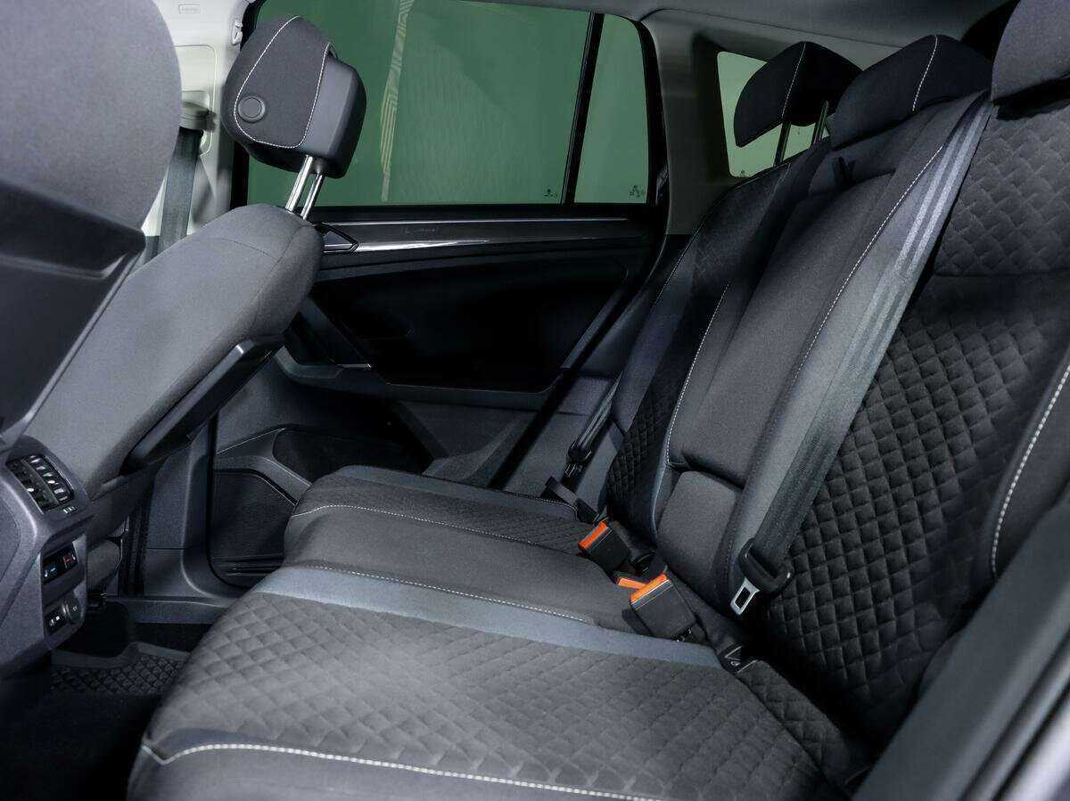 Купить Volkswagen Tiguan с пробегом. Фото: #10