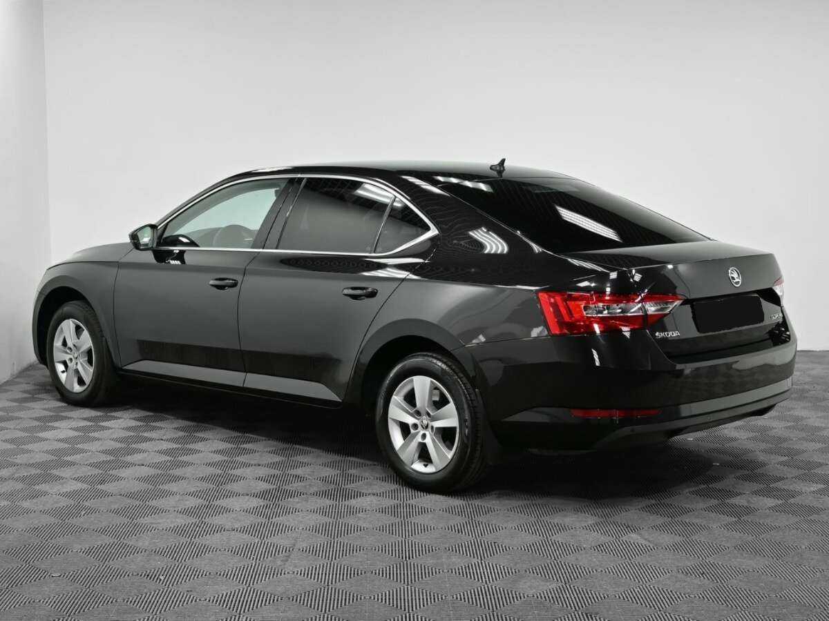 Купить Skoda Superb с пробегом. Фото: #3