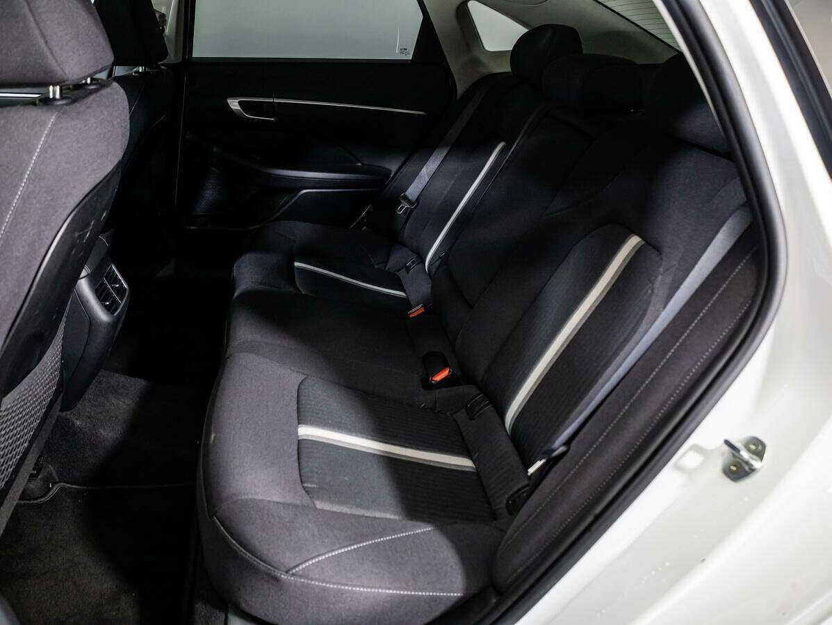 Купить Hyundai Sonata с пробегом. Фото: #9