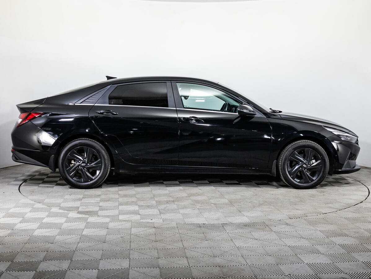 Купить Hyundai Elantra с пробегом. Фото: #3