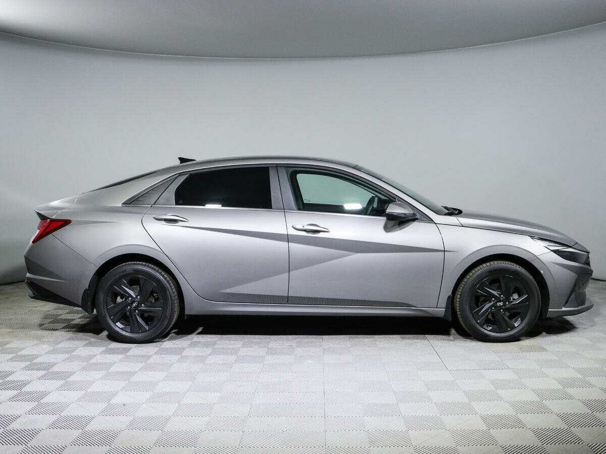 Купить Hyundai Elantra с пробегом. Фото: #3