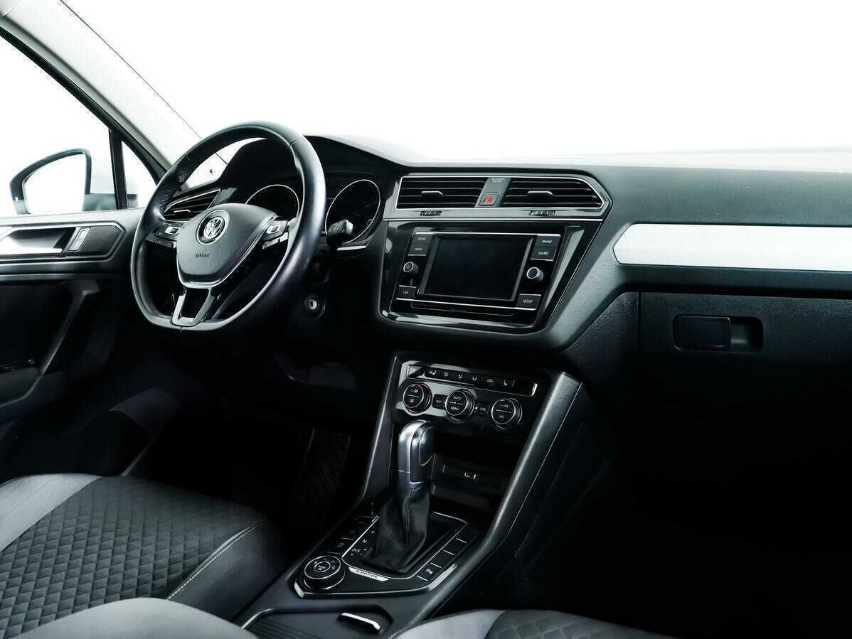 Купить Volkswagen Tiguan с пробегом. Фото: #8