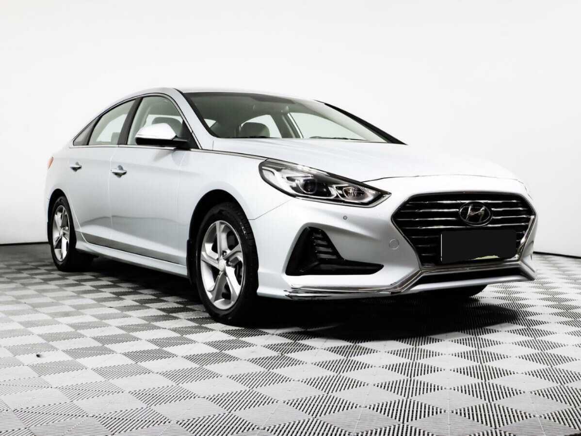 Купить Hyundai Sonata с пробегом. Фото: #2