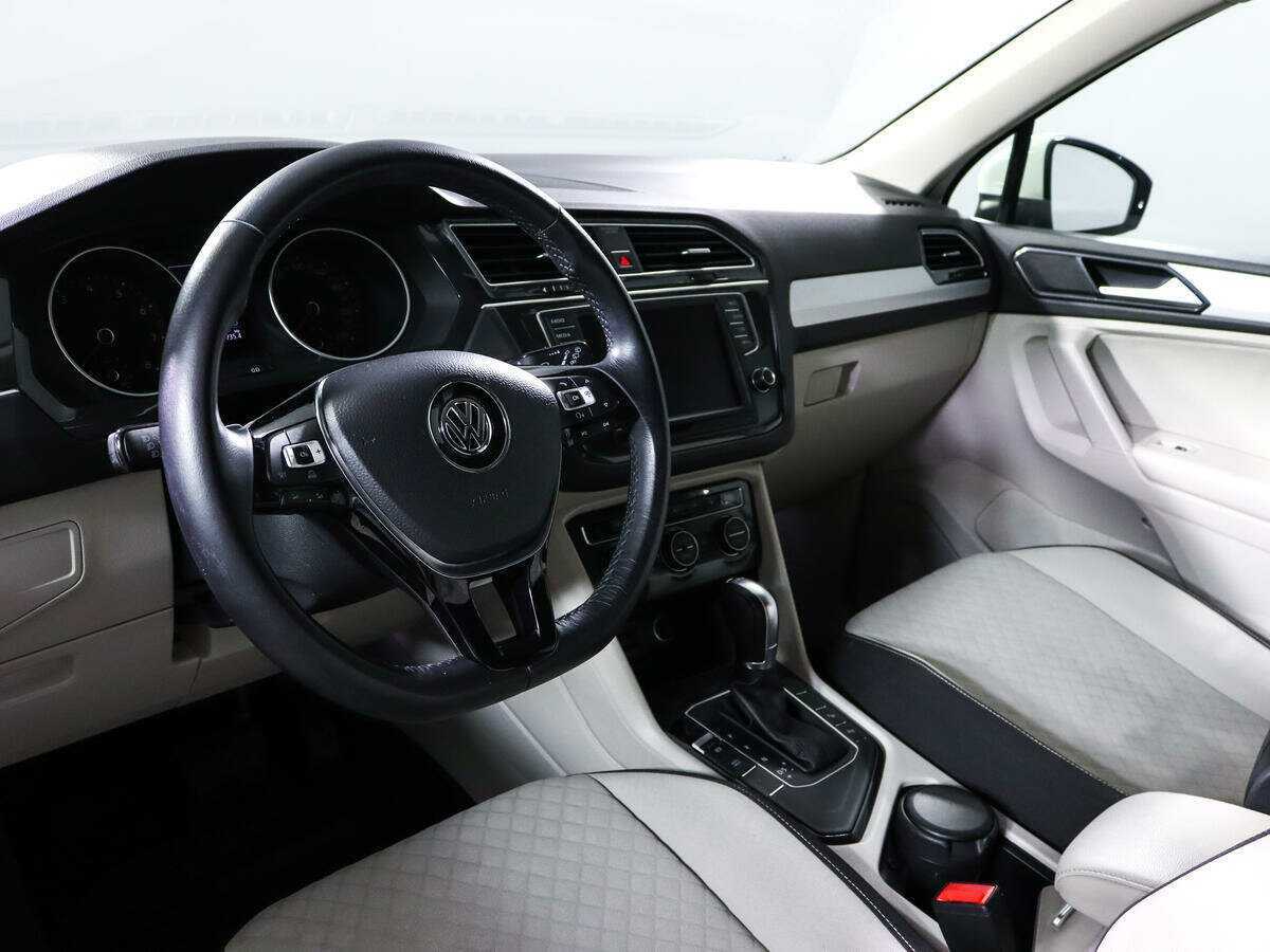 Купить Volkswagen Tiguan с пробегом. Фото: #11
