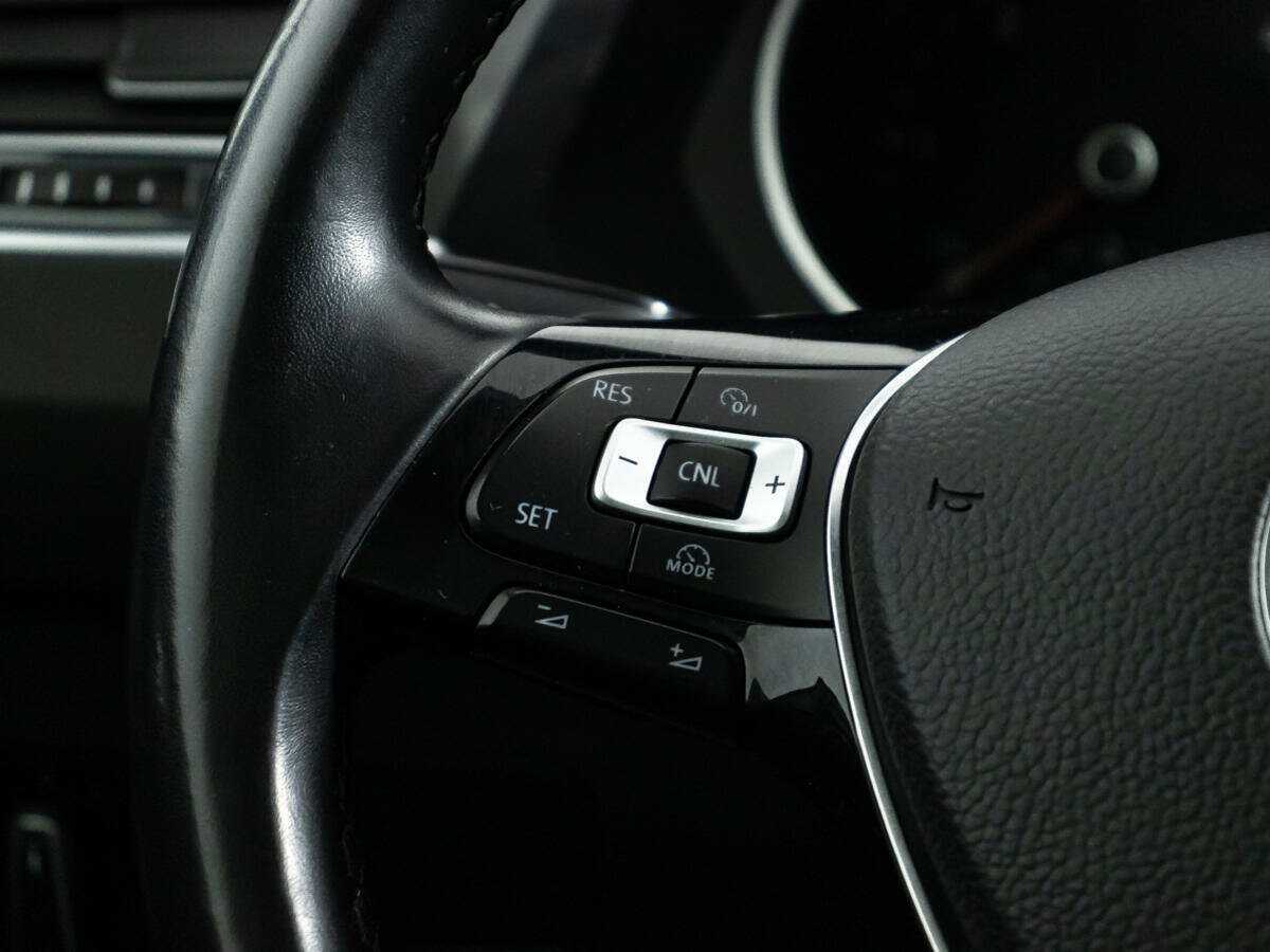 Купить Volkswagen Tiguan с пробегом. Фото: #18