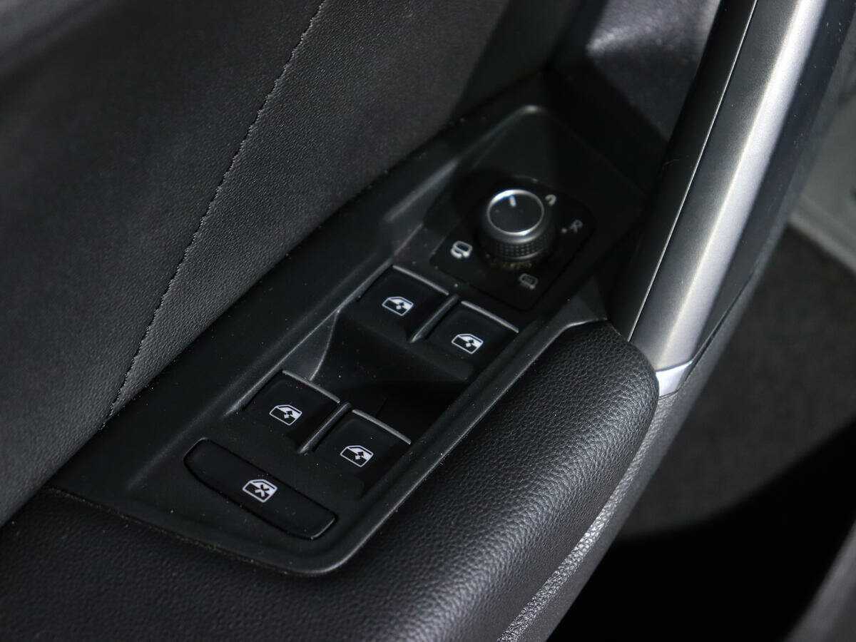 Купить Volkswagen Tiguan с пробегом. Фото: #14