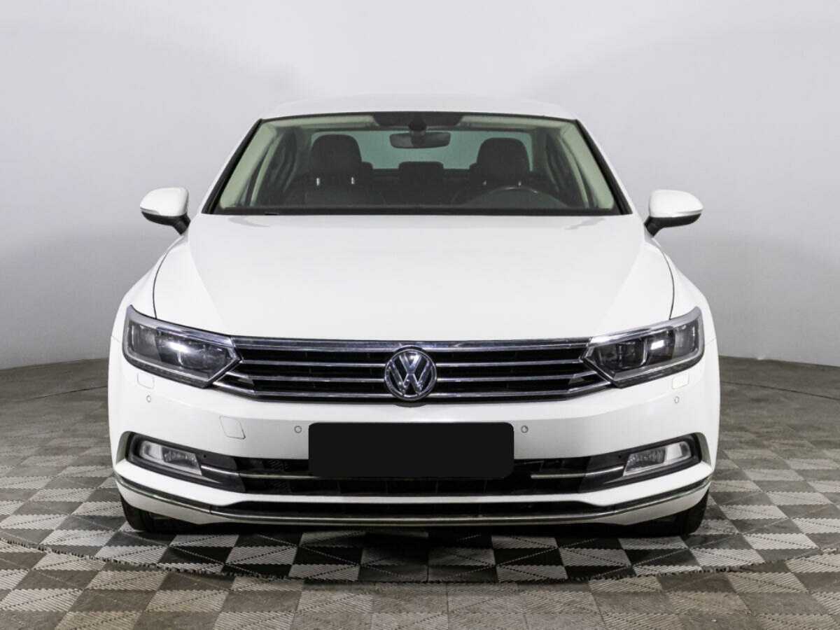 Купить Volkswagen Passat с пробегом. Фото: #1