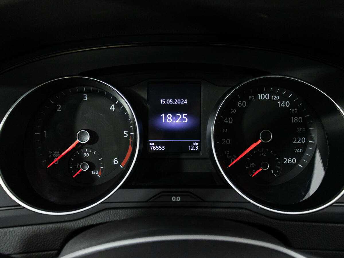 Купить Volkswagen Passat с пробегом. Фото: #11
