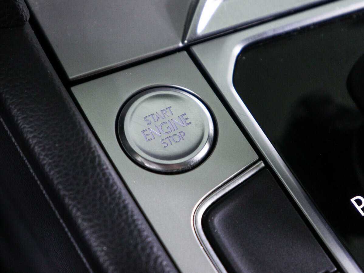 Купить Volkswagen Passat с пробегом. Фото: #13