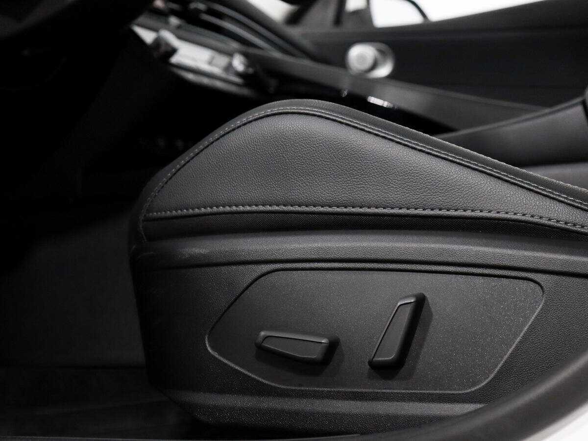 Купить Hyundai Elantra с пробегом. Фото: #9