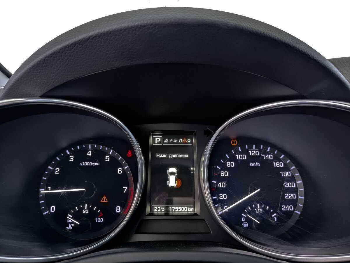 Купить Hyundai Santa Fe с пробегом. Фото: #11