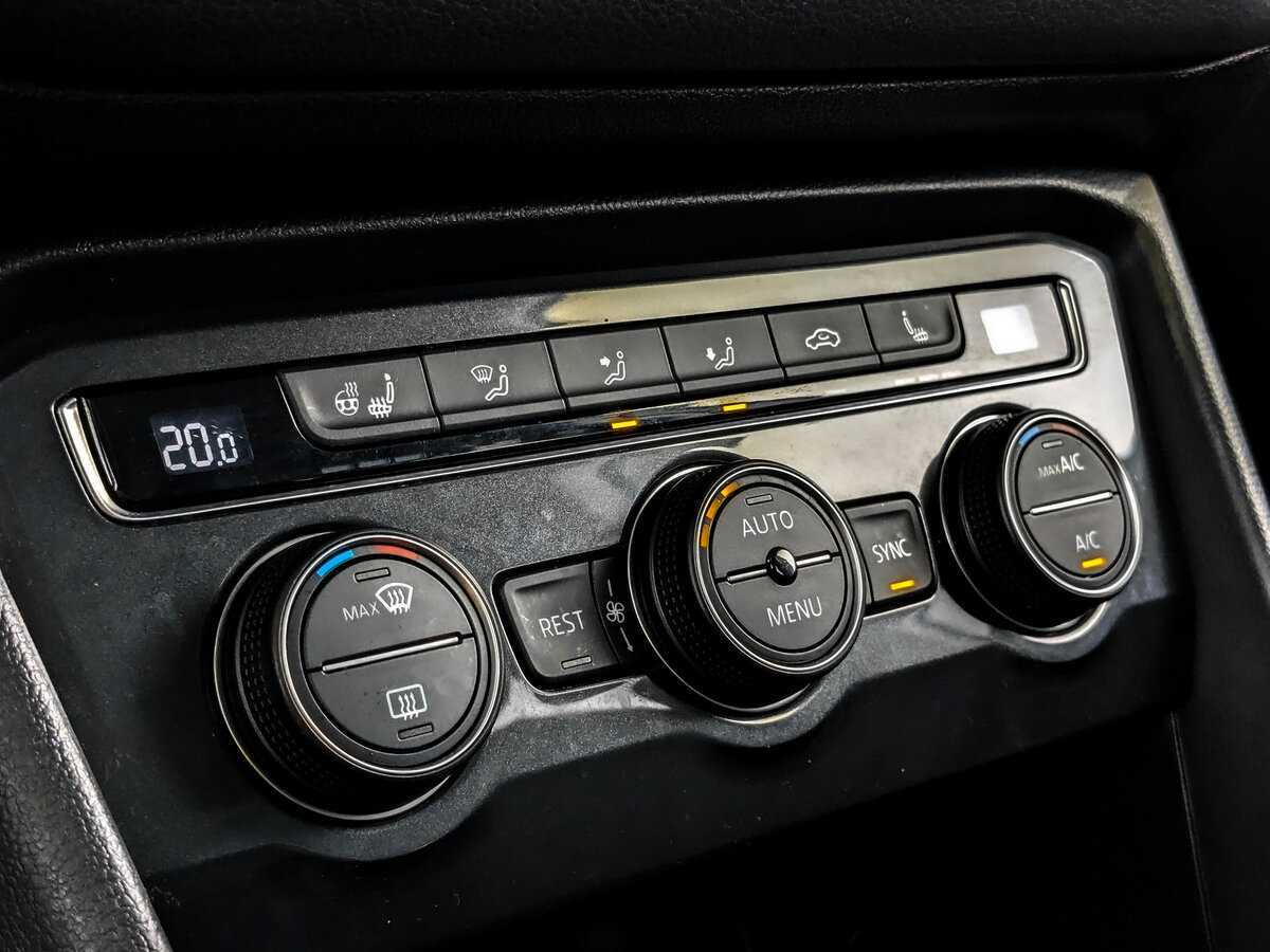 Купить Volkswagen Tiguan с пробегом. Фото: #21