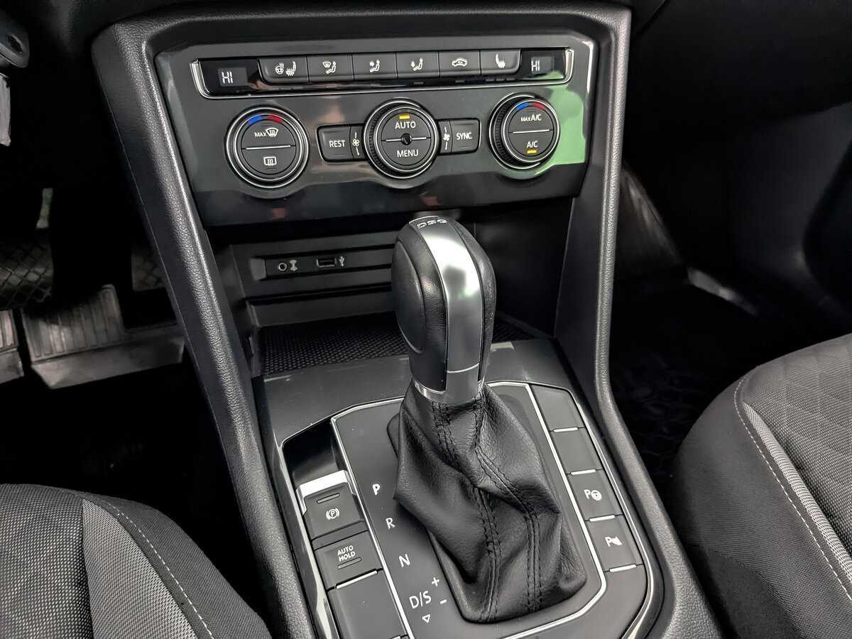Купить Volkswagen Tiguan с пробегом. Фото: #21