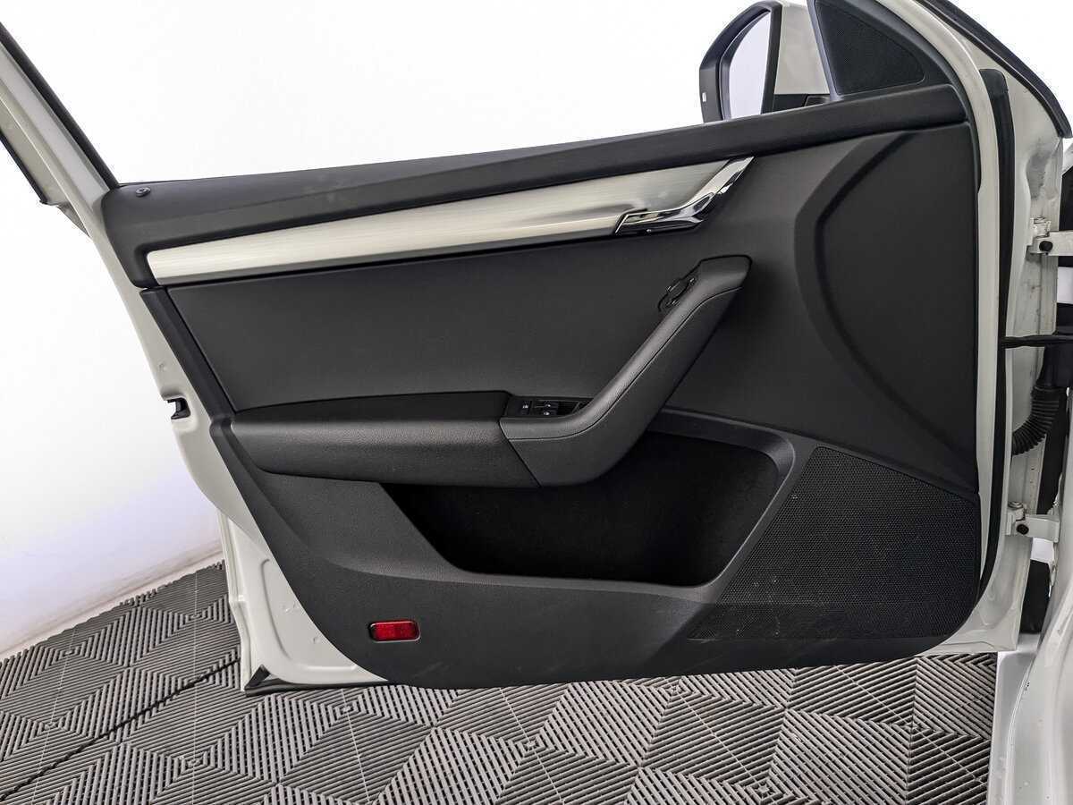 Купить Skoda Octavia с пробегом. Фото: #14