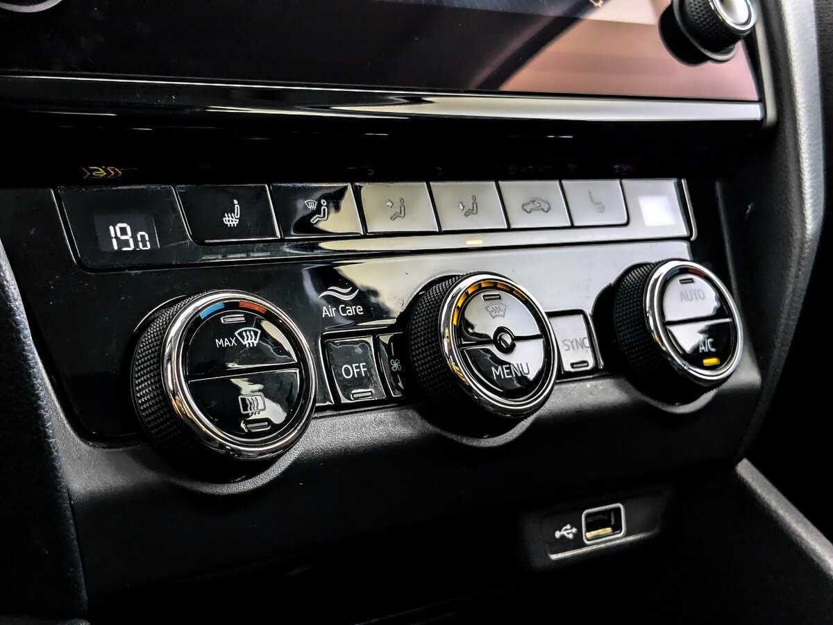 Купить Skoda Octavia с пробегом. Фото: #21