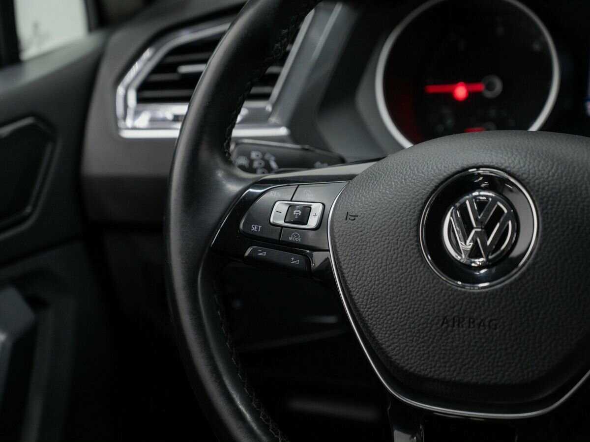 Купить Volkswagen Tiguan с пробегом. Фото: #12