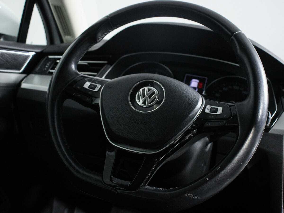 Купить Volkswagen Passat с пробегом. Фото: #18