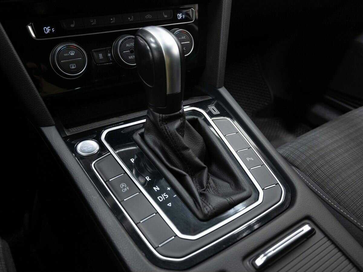 Купить Volkswagen Passat с пробегом. Фото: #21