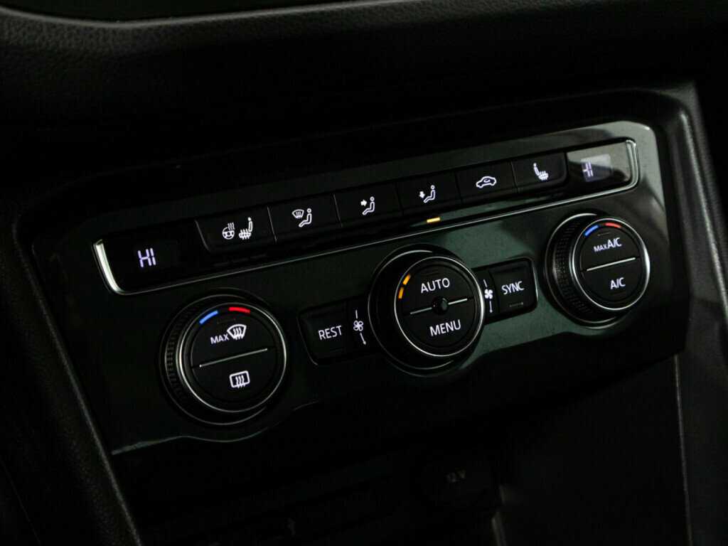 Купить Volkswagen Tiguan с пробегом. Фото: #16