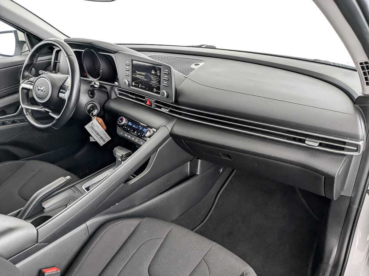 Купить Hyundai Elantra с пробегом. Фото: #10