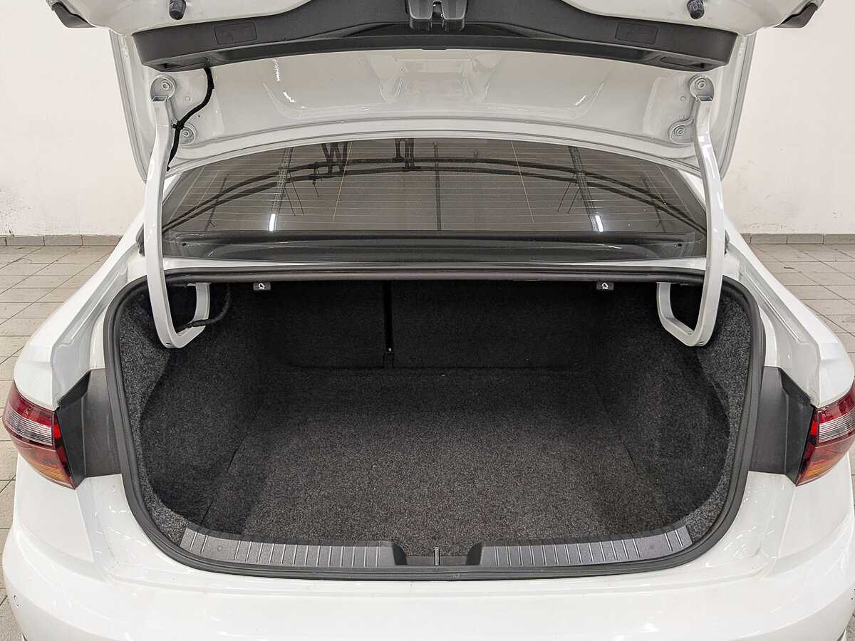 Купить Volkswagen Jetta с пробегом. Фото: #9