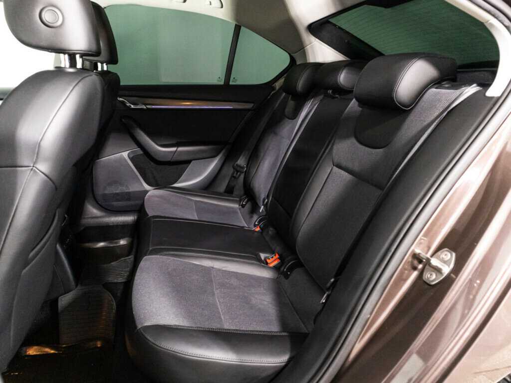 Купить Skoda Octavia с пробегом. Фото: #9