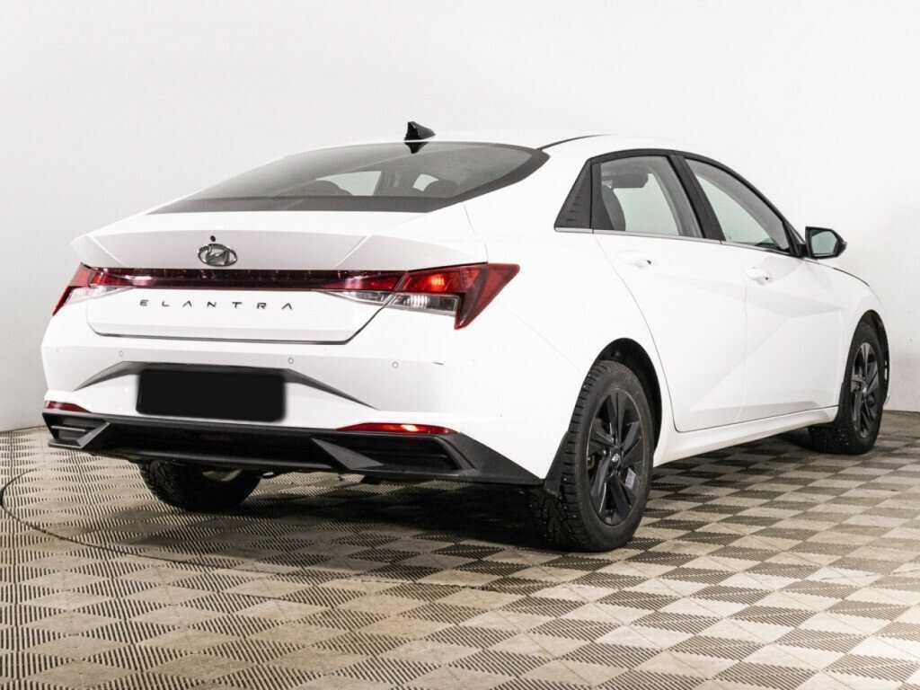 Купить Hyundai Elantra с пробегом. Фото: #4