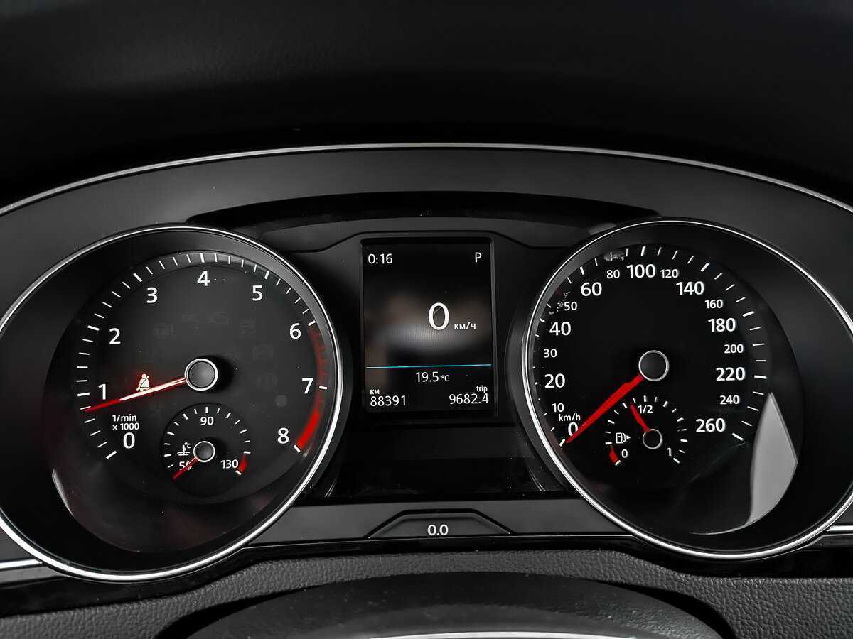 Купить Volkswagen Passat с пробегом. Фото: #15
