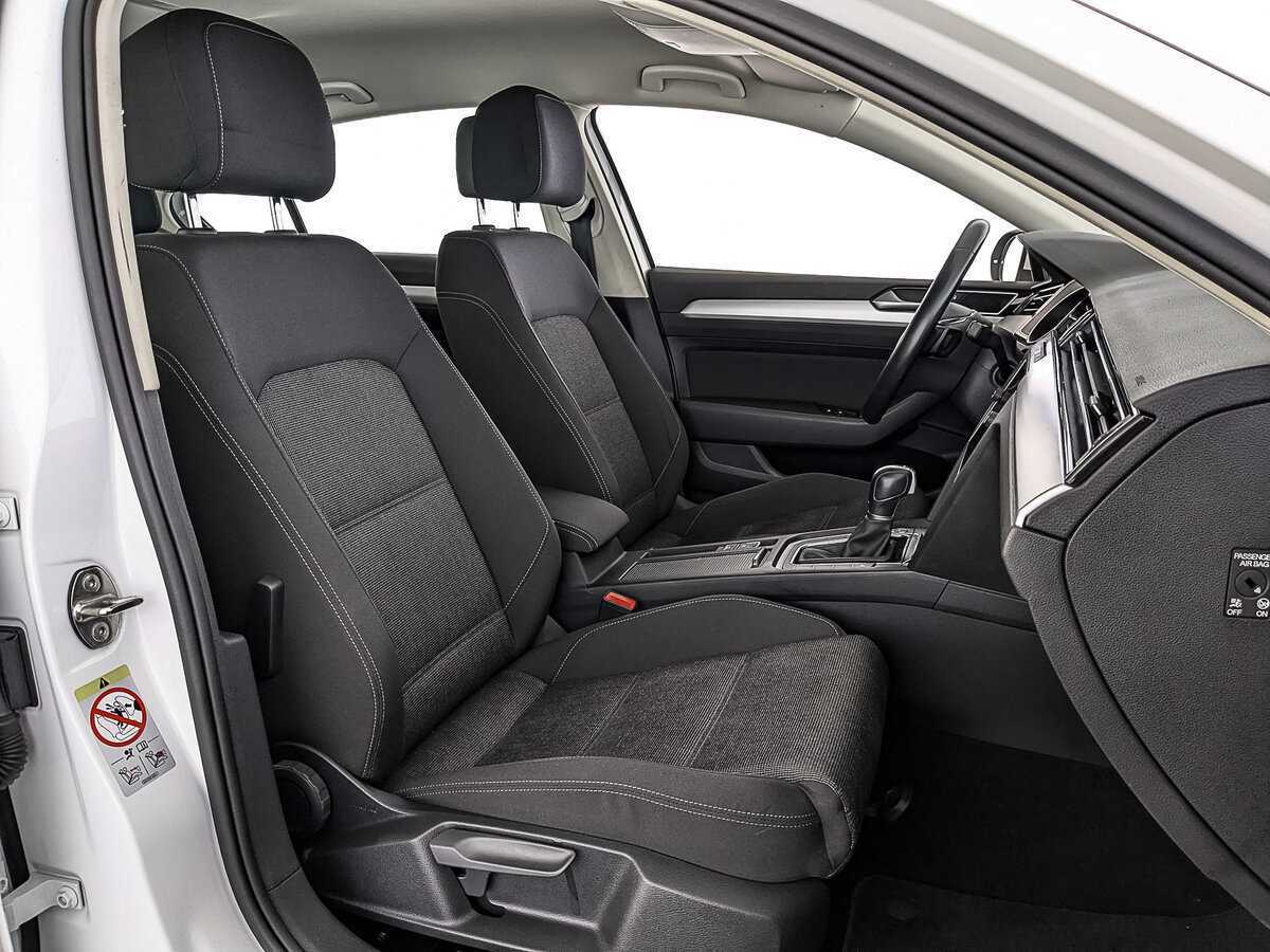 Купить Volkswagen Passat с пробегом. Фото: #23