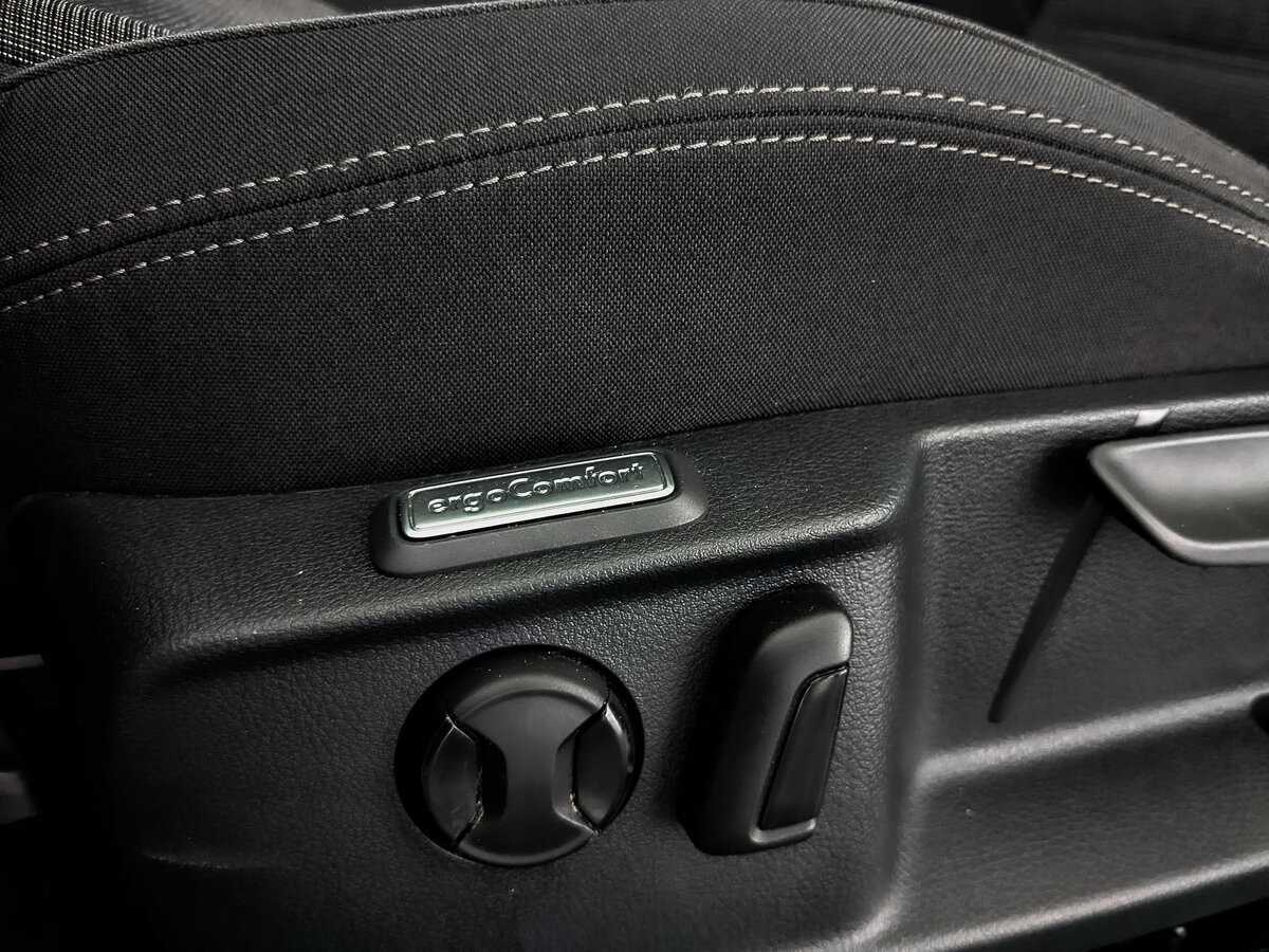 Купить Volkswagen Passat с пробегом. Фото: #25