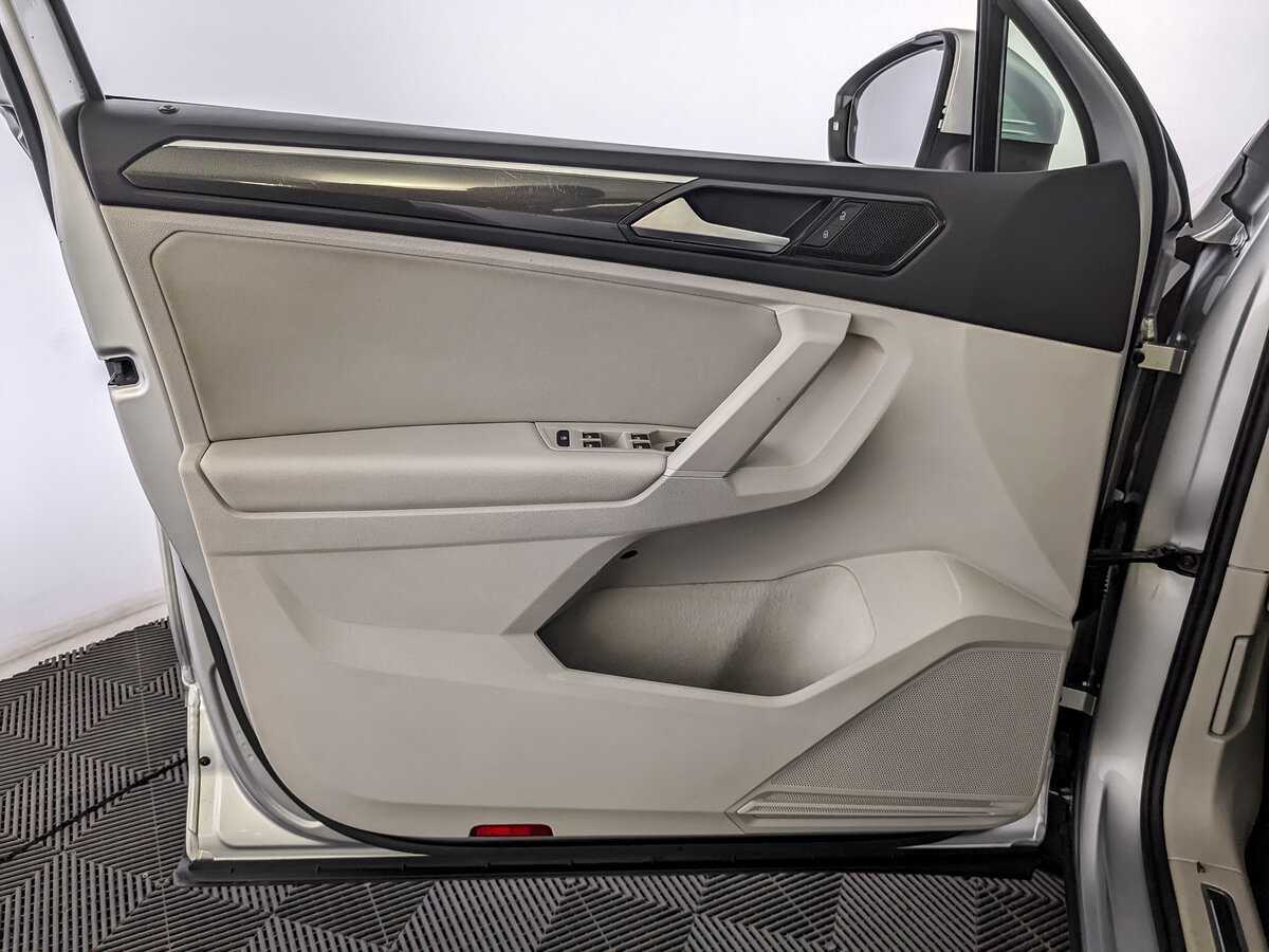 Купить Volkswagen Tiguan с пробегом. Фото: #18