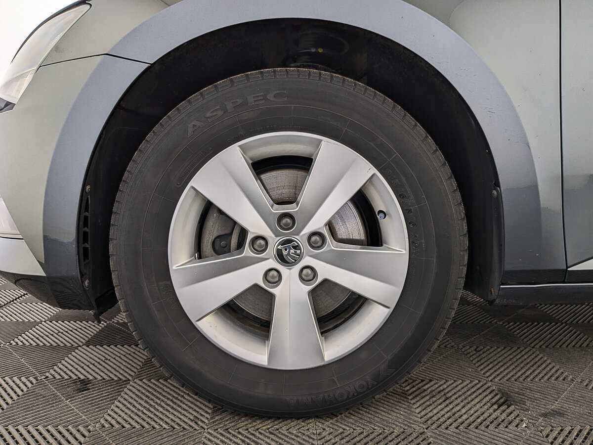 Купить Skoda Superb с пробегом. Фото: #11