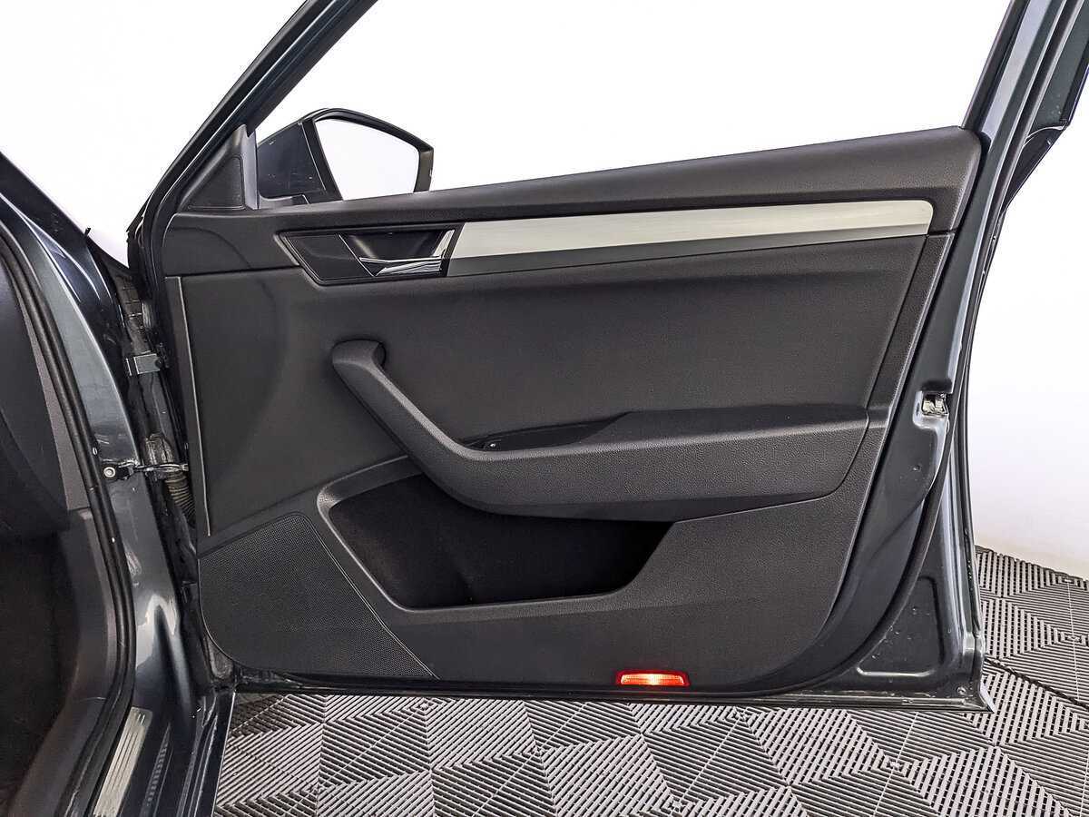 Купить Skoda Superb с пробегом. Фото: #24