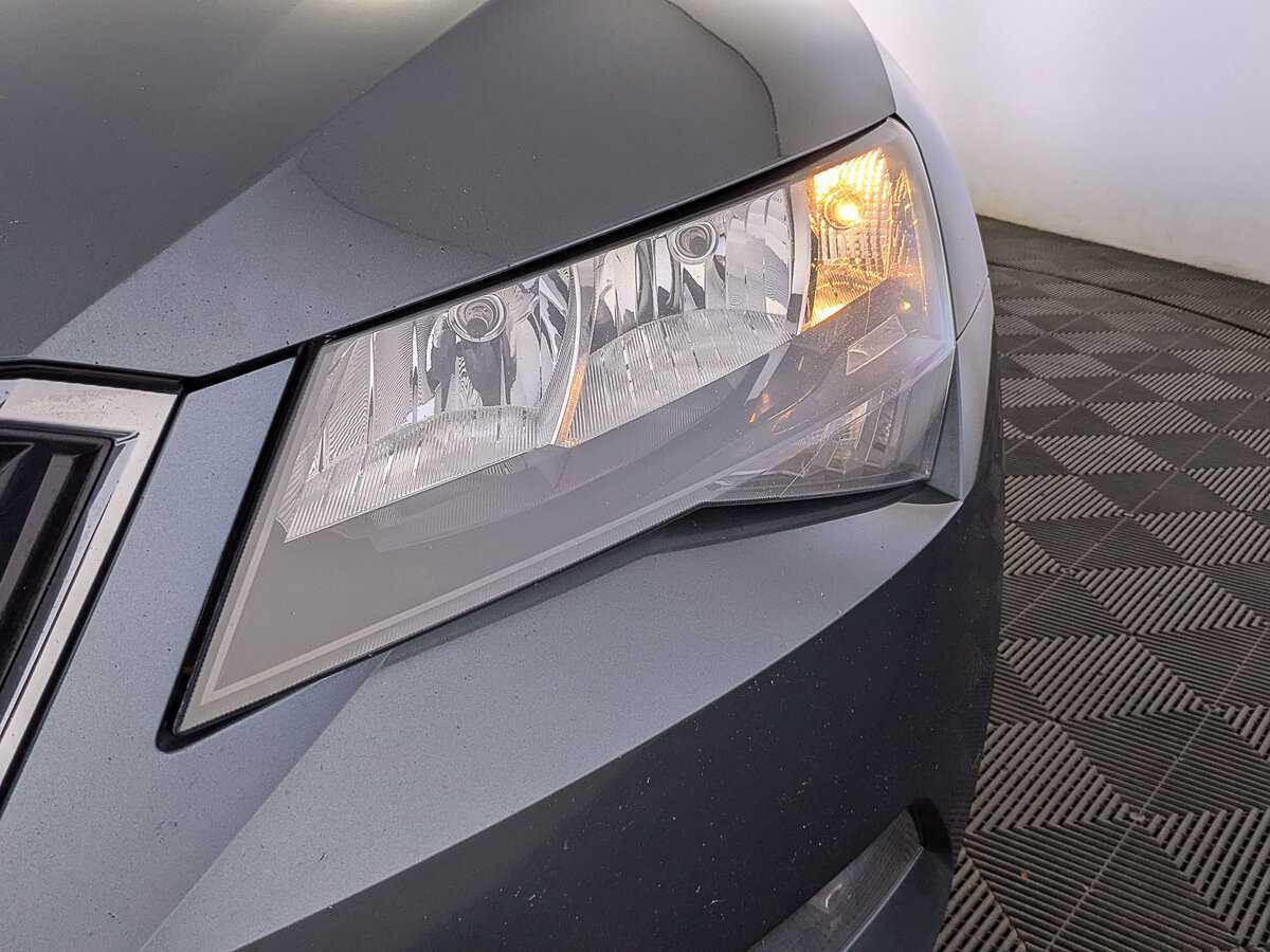 Купить Skoda Superb с пробегом. Фото: #10
