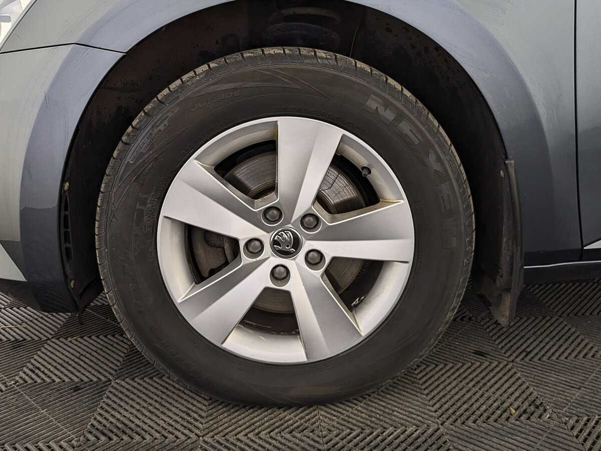 Купить Skoda Superb с пробегом. Фото: #11