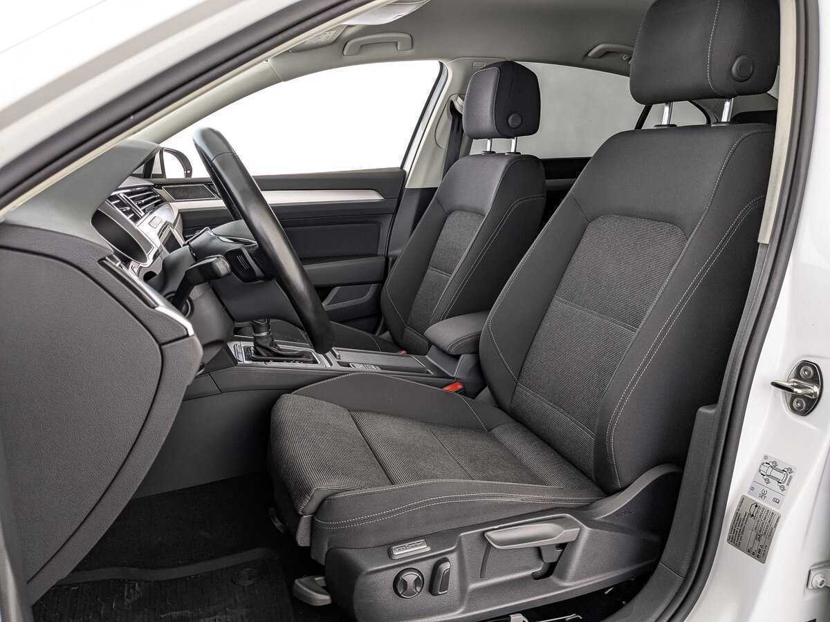 Купить Volkswagen Passat с пробегом. Фото: #19