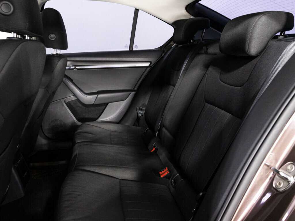 Купить Skoda Octavia с пробегом. Фото: #9