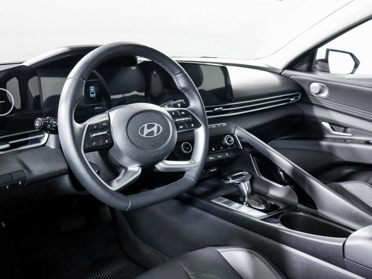 Купить Hyundai Elantra с пробегом. Фото: #13