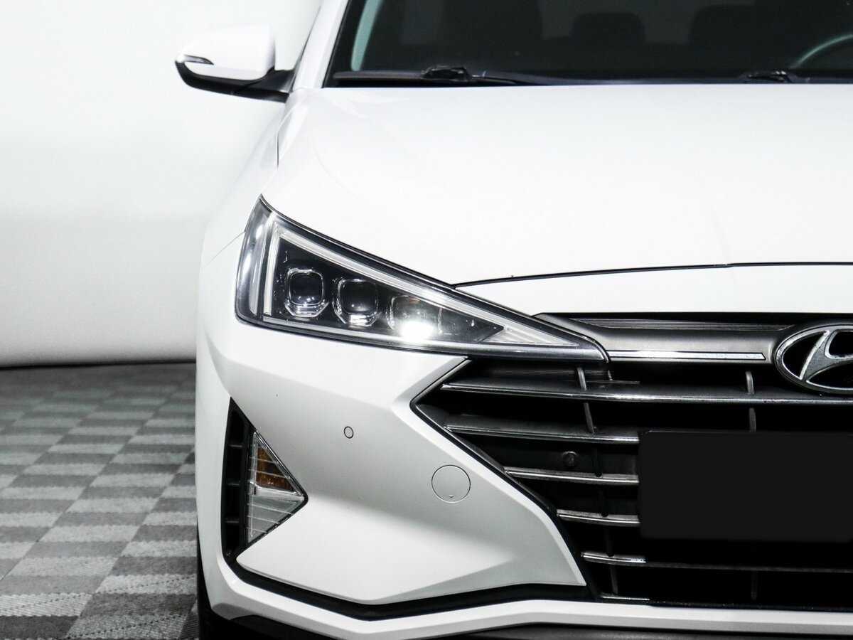 Купить Hyundai Elantra с пробегом. Фото: #17