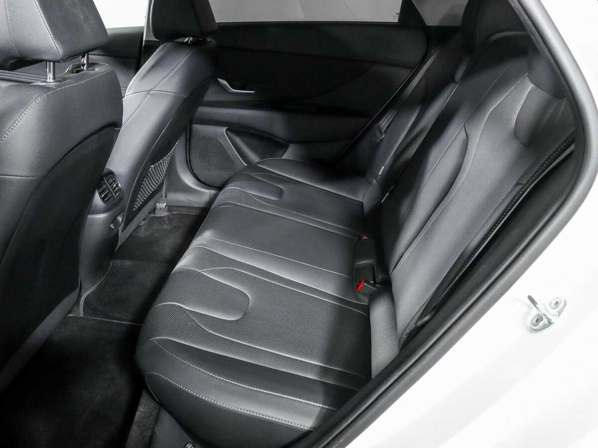 Купить Hyundai Elantra с пробегом. Фото: #6